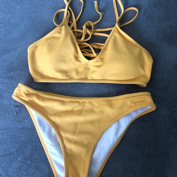 yellow Zaful bikini - Picture 1 of 3